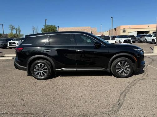 2025 INFINITI QX60 Pure