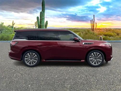 2025 INFINITI QX80 Luxe