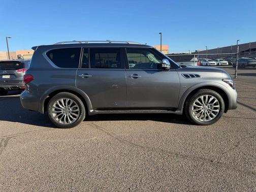 2017 INFINITI QX80 Base