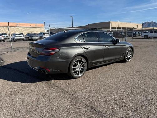 2022 Genesis G70 2.0T RWD