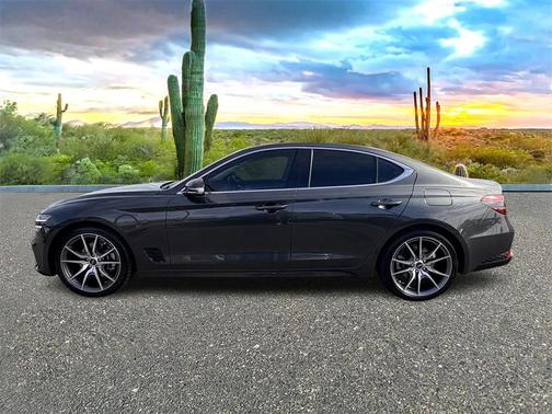 2022 Genesis G70 2.0T RWD