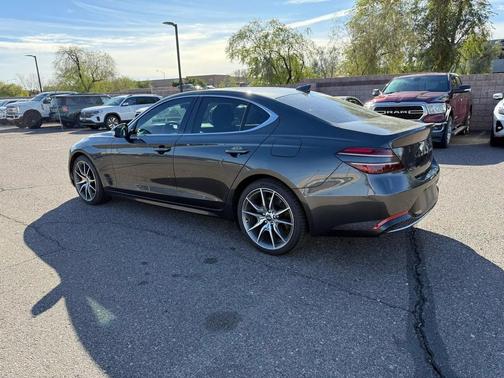 2022 Genesis G70 2.0T RWD