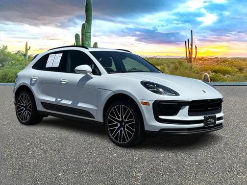 2022 Porsche Macan Base