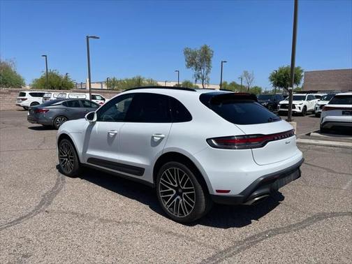 2022 Porsche Macan Base