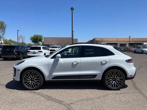2022 Porsche Macan Base