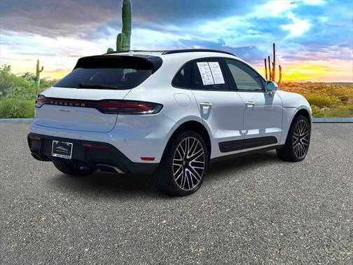 2022 Porsche Macan Base