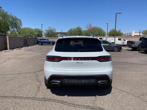 2022 Porsche Macan Base