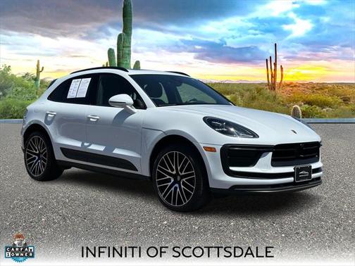 2022 Porsche Macan Base