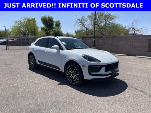 2022 Porsche Macan Base