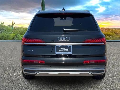 2023 Audi Q7 45 Premium Plus