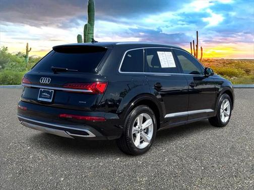 2023 Audi Q7 45 Premium Plus