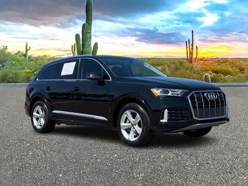2023 Audi Q7 45 Premium Plus