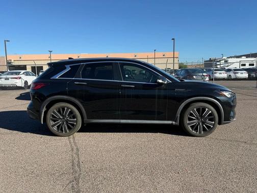 2022 INFINITI QX50 LUXE