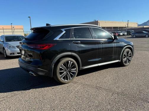 2022 INFINITI QX50 LUXE