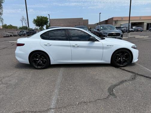 2023 Alfa Romeo Giulia Estrema RWD
