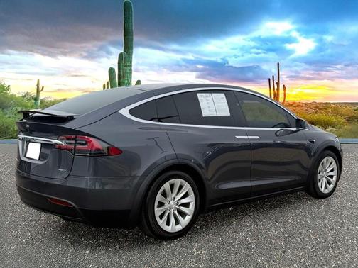 Midnight Silver Metallic 2018 Tesla Model X 75D