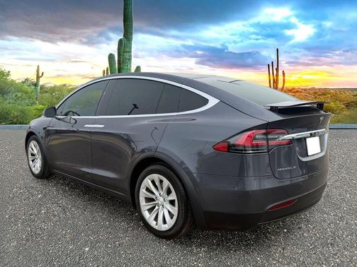 Midnight Silver Metallic 2018 Tesla Model X 75D
