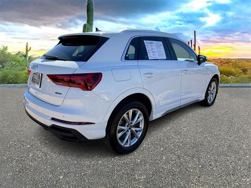 2023 Audi Q3 Premium 45 TFSI S line quattro Tiptronic