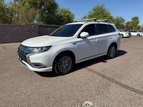 Pearl White 2019 Mitsubishi Outlander PHEV GT