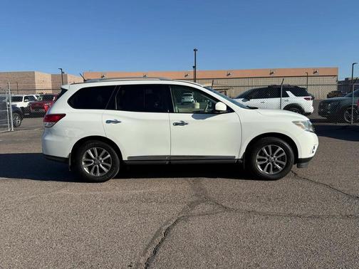 2015 Nissan Pathfinder SL
