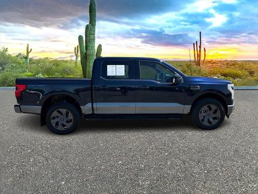 2023 Ford F-150 Lightning LARIAT