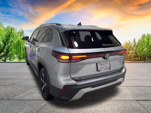 2025 Volkswagen Tiguan 2.0T SE