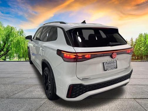 2025 Volkswagen Tiguan 2.0T SEL R-Line 4MOTION