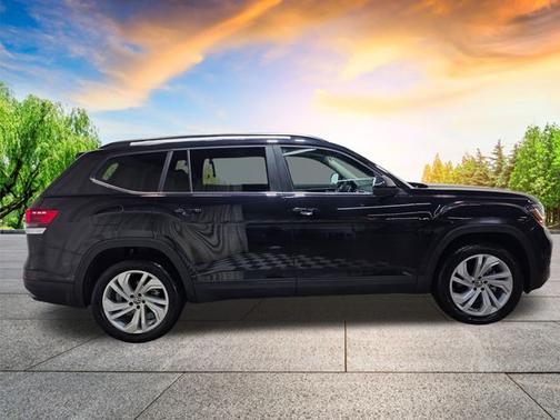 Deep Black Pearl Effect 2023 Volkswagen Atlas 3.6 SE w/ Technology