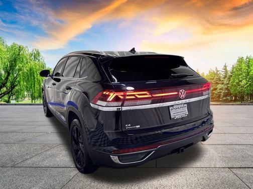 2025 Volkswagen Atlas Cross Sport 2.0T SE w/Technology