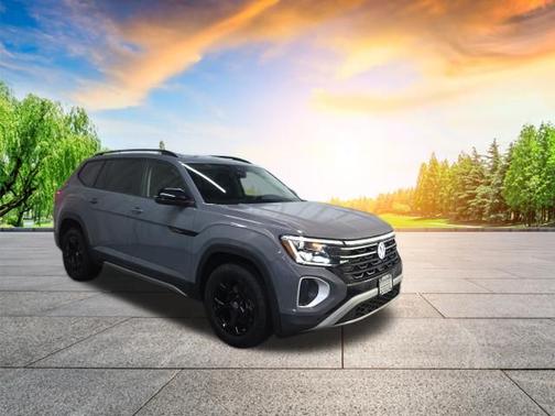 Pure Gray 2024 Volkswagen Atlas 2.0T Peak Edition SE w/Technology