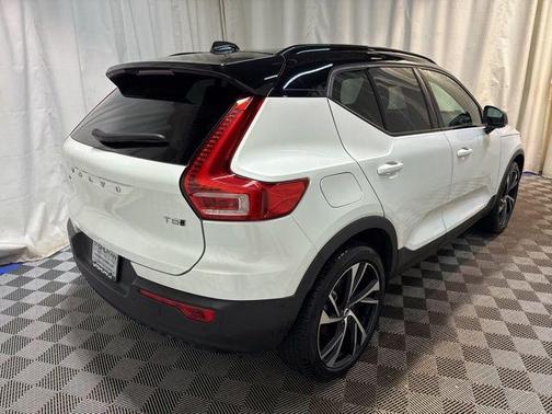 2021 Volvo XC40 R-Design