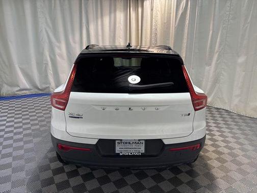 2021 Volvo XC40 R-Design