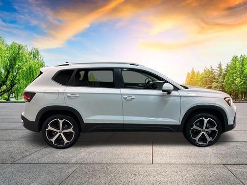 2025 Volkswagen Taos 1.5T SEL
