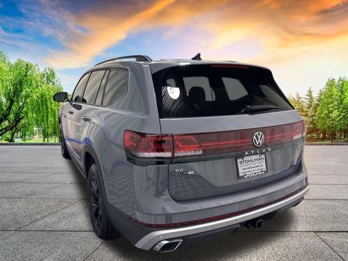 2025 Volkswagen Atlas 2.0T SE