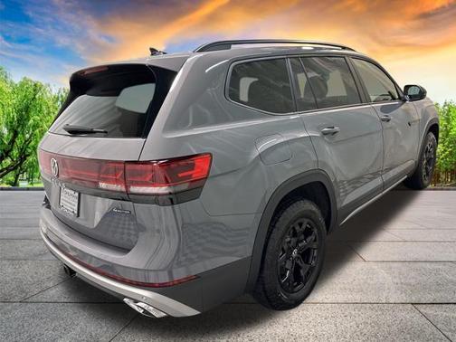 2025 Volkswagen Atlas 2.0T SE