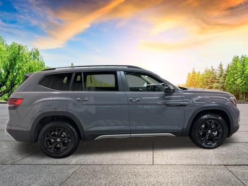 2025 Volkswagen Atlas 2.0T SE