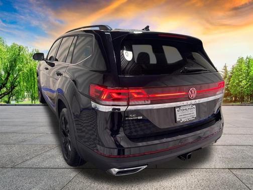 2025 Volkswagen Atlas 2.0T SE w/Technology 4MOTION