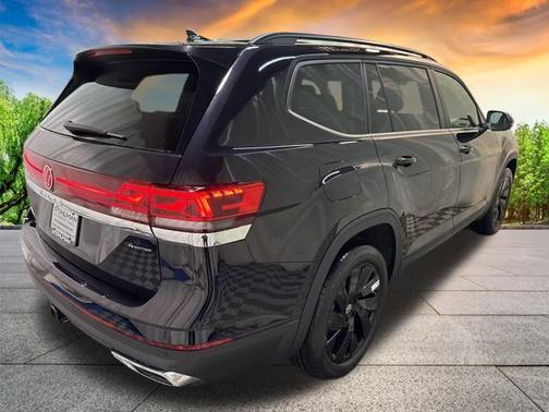2025 Volkswagen Atlas 2.0T SE w/Technology 4MOTION