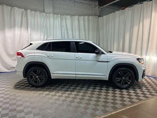 2021 Volkswagen Atlas Cross Sport 3.6L V6 SE w/Technology R-Line