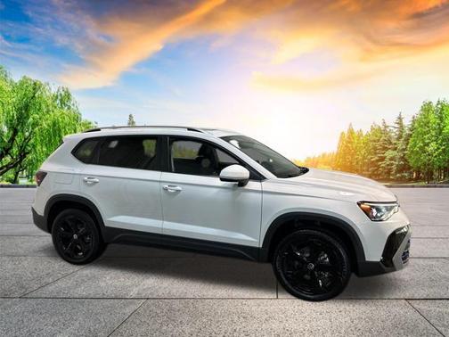 2025 Volkswagen Taos 1.5T SEL