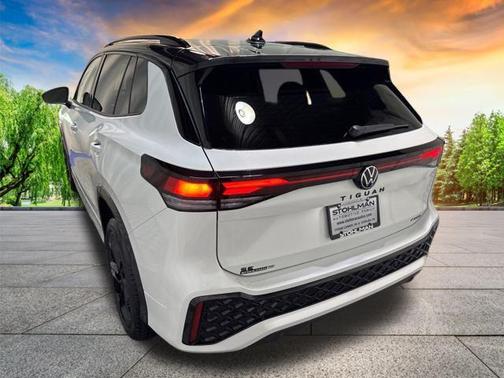 2025 Volkswagen Tiguan 2.0T SE R-Line Black