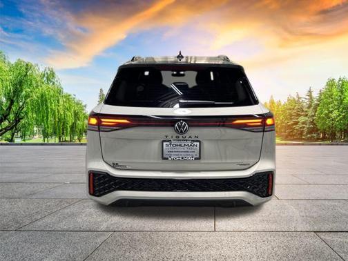 2025 Volkswagen Tiguan 2.0T SE R-Line Black 4MOTION