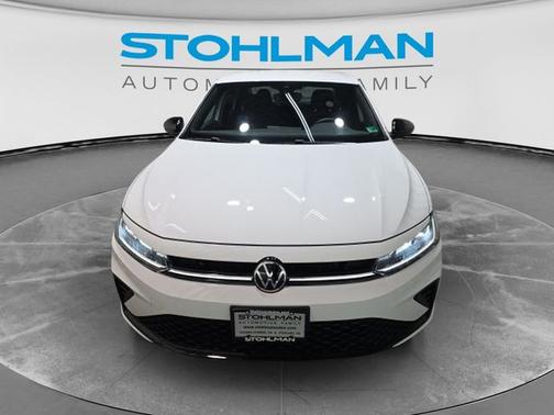 Pure White 2025 Volkswagen Jetta 1.5T Sport