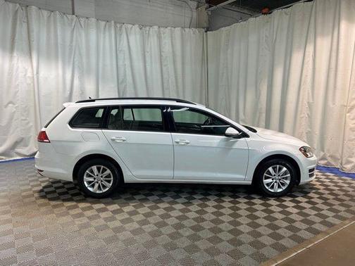 2015 Volkswagen Golf SportWagen TSI S 4-Door