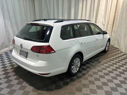 2015 Volkswagen Golf SportWagen TSI S 4-Door