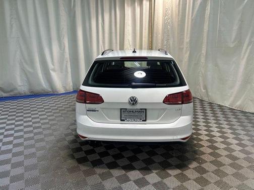 2015 Volkswagen Golf SportWagen TSI S 4-Door