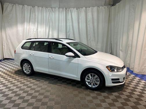 2015 Volkswagen Golf SportWagen TSI S 4-Door