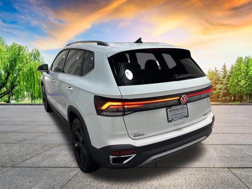 2025 Volkswagen Taos 1.5T SEL