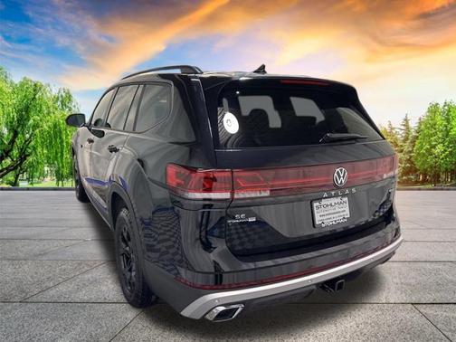 2025 Volkswagen Atlas 2.0T SE