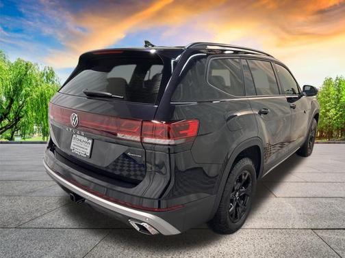 2025 Volkswagen Atlas 2.0T SE